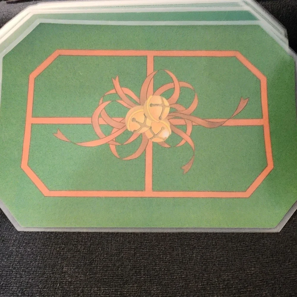 Set Of 8 Vintage 1985 Vinyl Christmas Ogtagonal Double-Sided Placemats Green Red